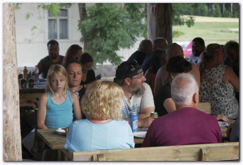 802x537 pixels (59K)